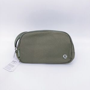 Lululemon Everywhere 1L Sage Green Belt Bag Fanny Pack Adjustable Crossbody NWT